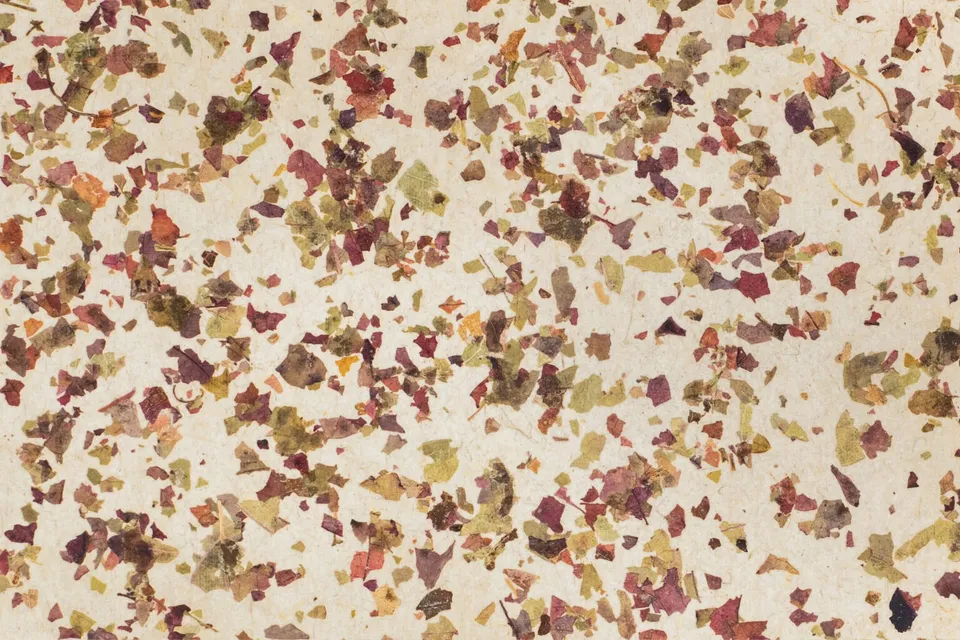 organoid-naturoberfl-chen-weinbl-tter-medium-naturtapete-rot image 1