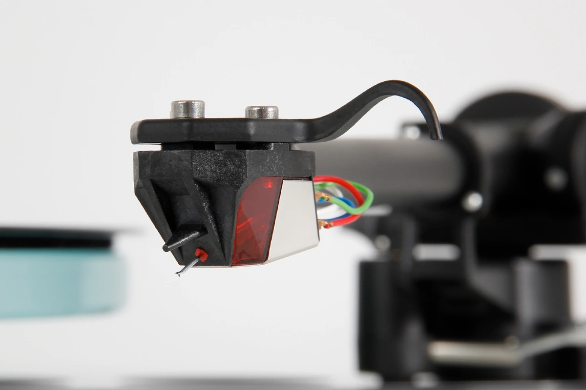rega-nd3-mm-tonabnehmer-mit-neodym-magneten-und-pps-geh-use image 1