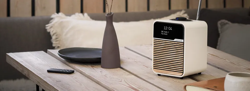 ruark-r1-mk4-dab-radio-light-creme-mit-bluetooth image 1