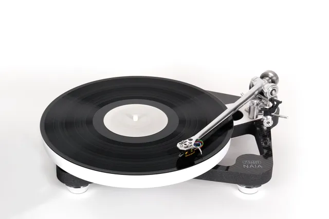 rega-naia-referenz-plattenspieler-mit-keramik-teller image 1