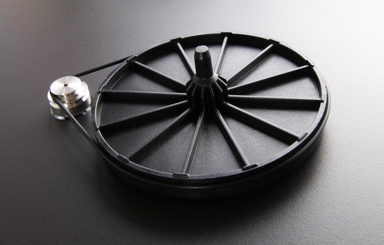 excalibur-plattenspieler-planar-1-rega-ausf-hrung-wei-schwarz-walnuss-mit-rega-c image 4