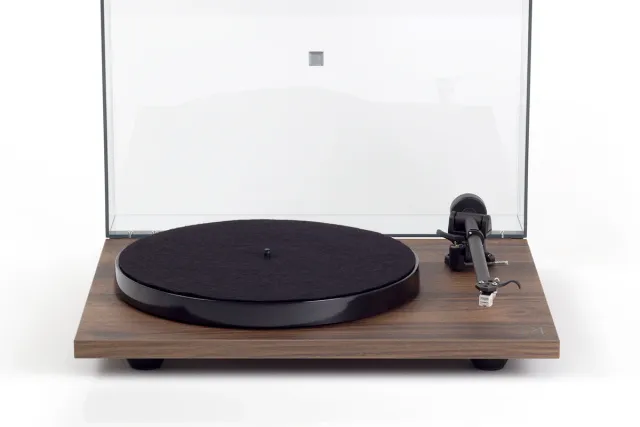 rega-planar-1-plus-plattenspieler-carbon-mm-phono-schwarz image 1